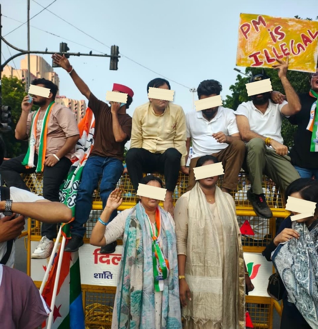 From The 'One Protest' march to the Supreme Court, photographed at New Delhi. In the Democracy by Design archive.